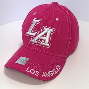Los Angels pink velcro back baseball cap New missing tags